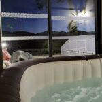 Spa avec vue de nuit